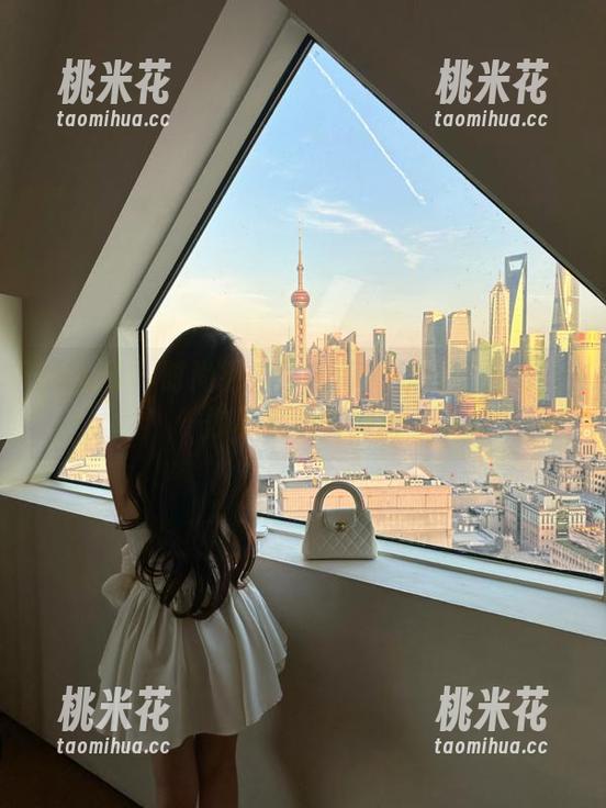 秀人网 - 时尚新宠！南乔制服作品图库为你带来视觉冲击