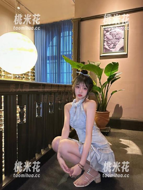 秀人网 - 土肥圆矮挫穷短裤最新写真原图，瞬间点燃你的夏季热情