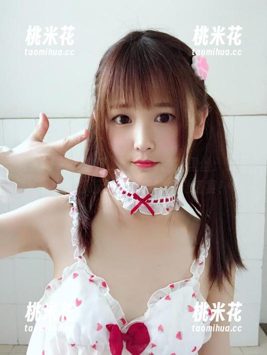 秀人网 - 小蛮妖_honey的裤里丝：无圣光写真打造梦幻迷离的视觉盛宴！