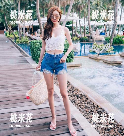 秀人网 - 带你走近希雅sia的连衣裙世界，精致原图与诱人图册推荐