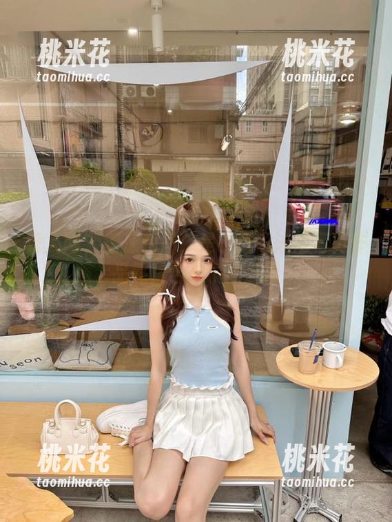 秀人网-是小逗逗 秀人网 - 清凉瞬间:是小逗逗泳池写真作品照片合集精彩解读