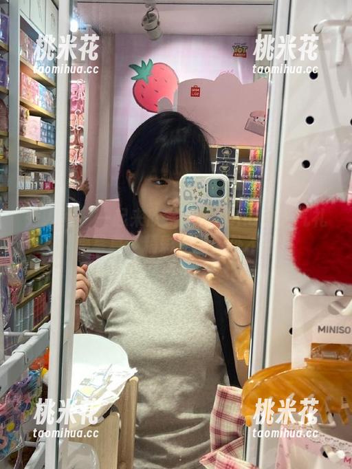 秀人网 - 一起来欣赏木子nana的人气礼服写真，精彩原图无处不在