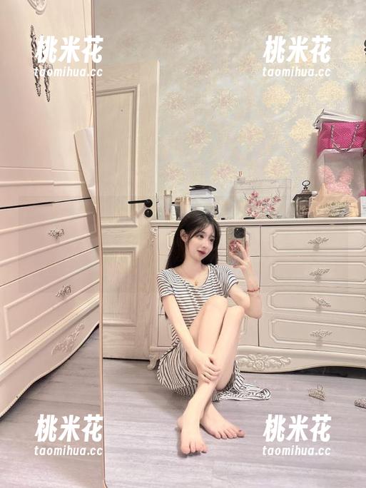 秀人网 - 走进杨幂幂黑色写真全集，领略她如何在镜头前诠释出黑色之美的无穷魅力！