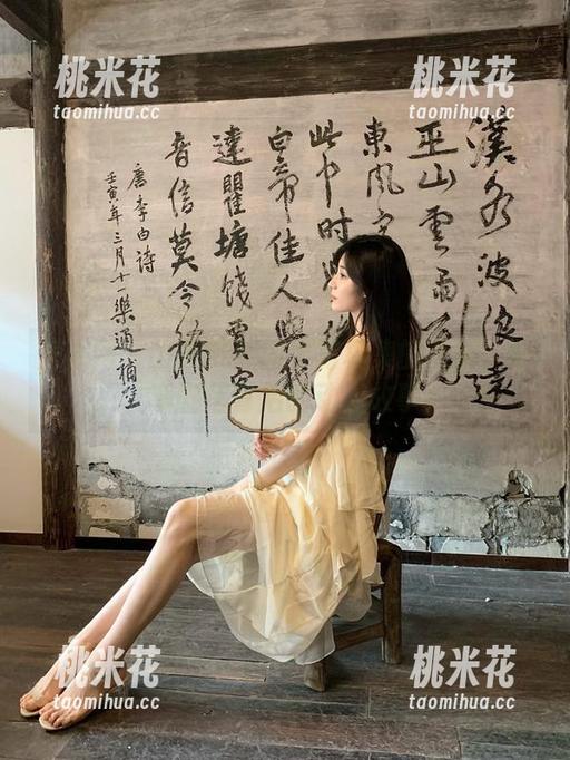 秀人网-梦然同学 秀人网 - 发现梦然同学写真集的美丽:分享剧情背后的动人故事