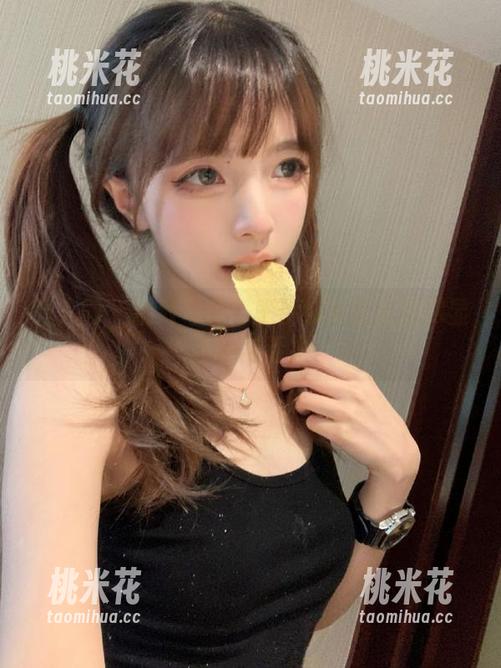 秀人网-王伊纯 秀人网 - 精致写真!王伊纯泳装套图尽显优雅与活力