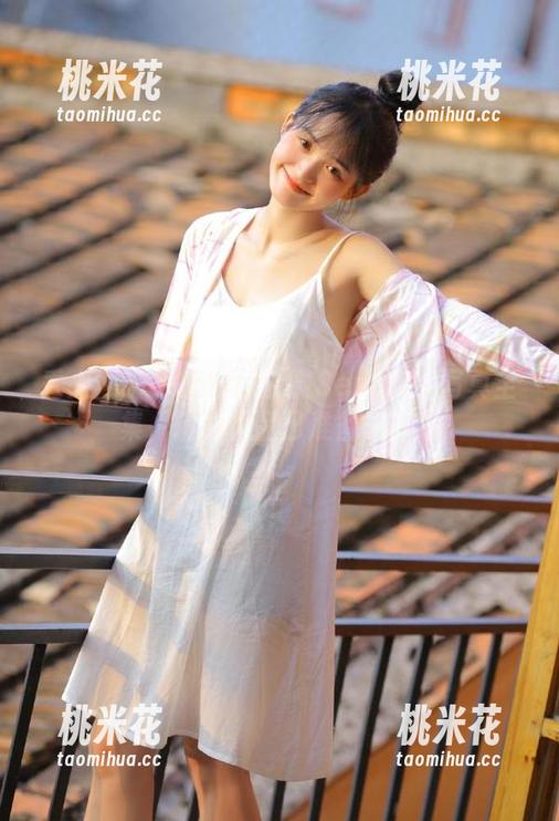 秀人网 - 一键获取白微Sera粉色写真全集，精彩作品已准备好下载