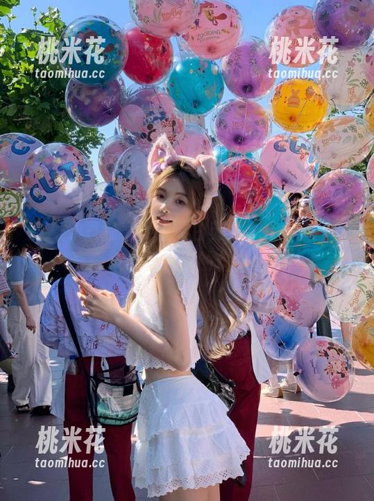 秀人网-白茹雪abby 秀人网 - 独家奉上:白茹雪abby蕾丝写真合集,图包里的优雅时刻!