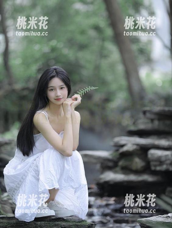秀人网-筱慧 秀人网 - 立即下载筱慧红裙的免费原图,感受筱慧的独特魅力与风格!