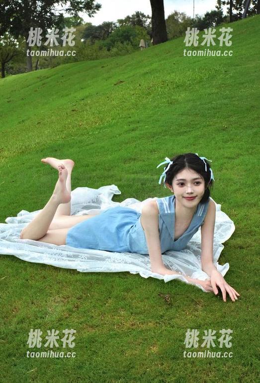 秀人网 - 金妍兮Saki最新死库水套图，与你分享清凉的夏日时光