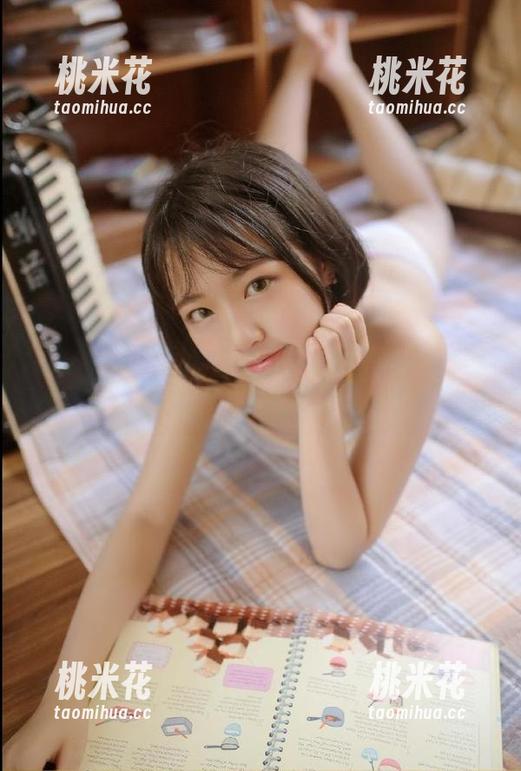 秀人网-陈小喵 秀人网 - 陈小喵邀你潜入泳池,看看她的写真套图如何俘获你的心与眼!