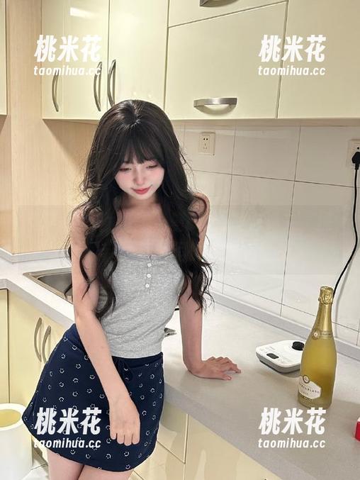 秀人网 - 女神陈怡曼coco邀你进来，探索她最新更新的写真集背后的故事