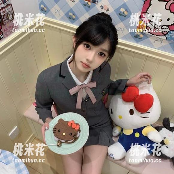 紧急企划-小婕 紧急企划 - 免费获取“小婕皮衣”图册,探索她的摄影艺术与时尚之路!