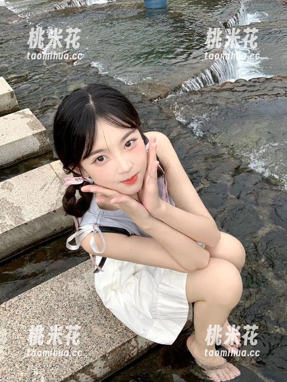 羊小雪juvia 微密圈 - 羊小雪juvia的高清作品集——橙色泳装舰长图包打造独特视觉盛宴