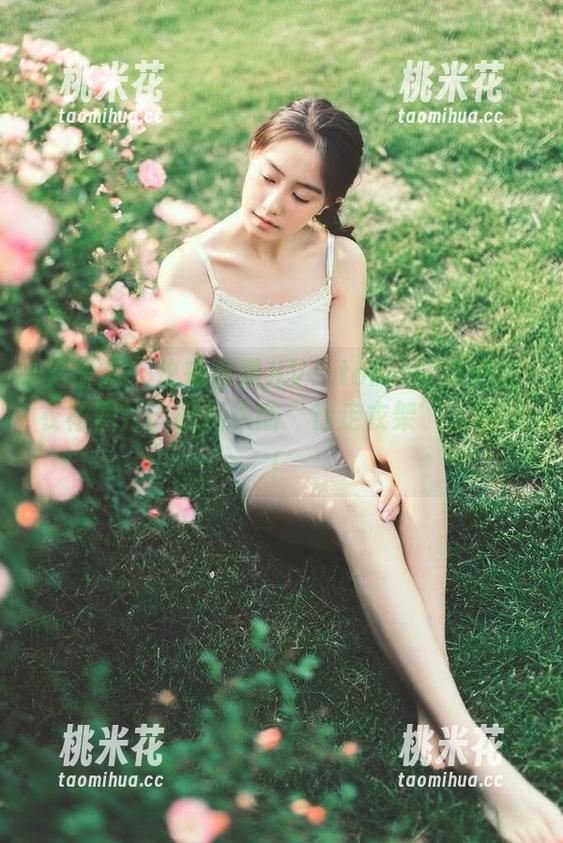 美媛馆 - 快来看果儿Victoria的高清连衣裙照片，时尚界的‘行走衣架’大揭秘！