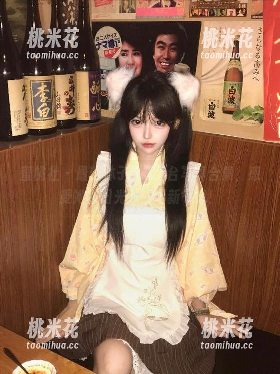 蜜桃社 - 最新沐子熙V天台写真合集，感受她在阳光下的清新气息！