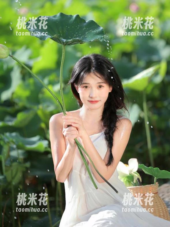 蜜桃社-许思铭 蜜桃社 - 许思铭最新姐姐写真原图,确保你笑得合不拢嘴,别错过!