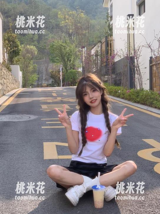 蜜桃社-赵灵儿Linger 蜜桃社 - 赵灵儿Linger的透明传奇:图集作品让你看见一个不一样的世界!