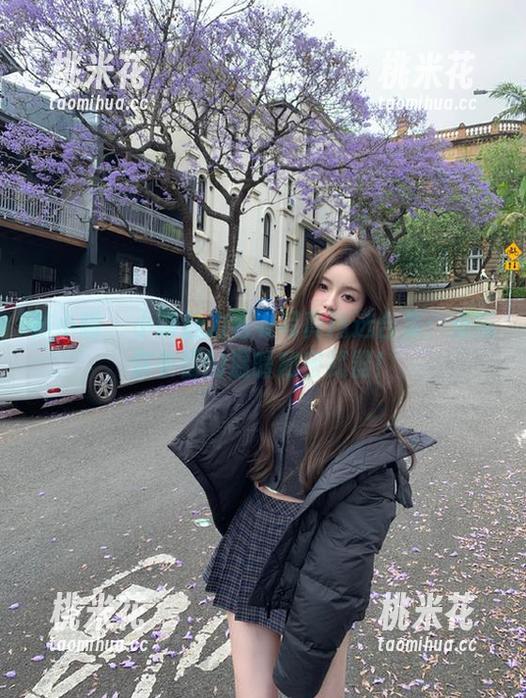 袜小喵-小唯 袜小喵 - 小唯魅力毛衣写真精选合集:点亮你衣橱的温暖秘密武器!