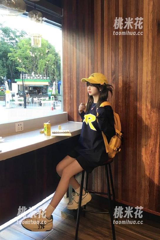 微密圈 - 在詹詹的精彩呈现中，发现无与伦比的精品制服美图资源
