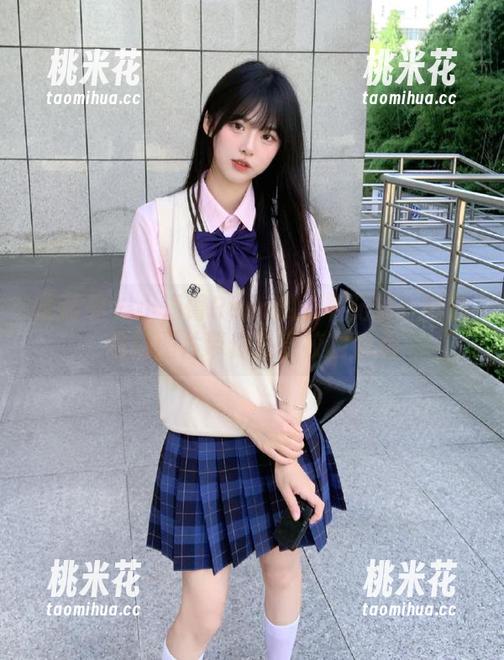 语画界-小海臀Rena 语画界 - 小海臀Rena的青春记忆:高清校服图片带你感受校园魅力