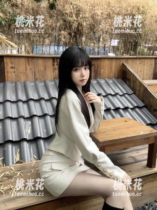 语画界 - 杨紫嫣Cynthia全套泳衣写真，带你享受无尽夏日与海风的天堂！
