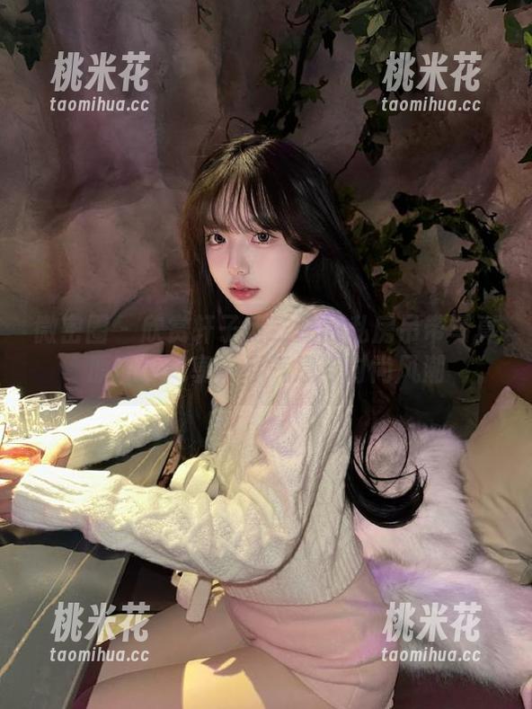 微密圈 - 欣赏轩子巨二兔的私房吊带写真原图，尽享青春气息与时尚风潮
