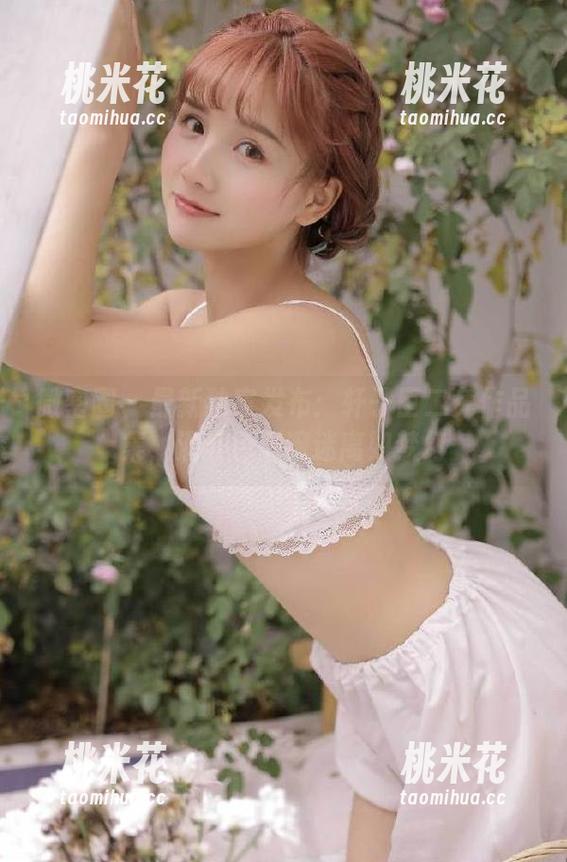 轩子巨二兔 微密圈 - 最新独家发布:轩子巨二兔作品集,酒红色深邃迷离如梦幻