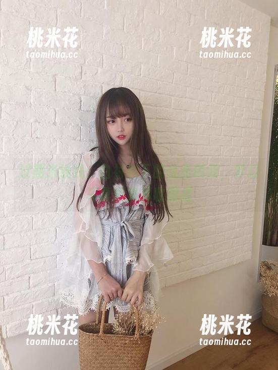 过期米线线 过期米线线:白衬衫下的优雅瞬间,梦幻写真图集尽收眼底