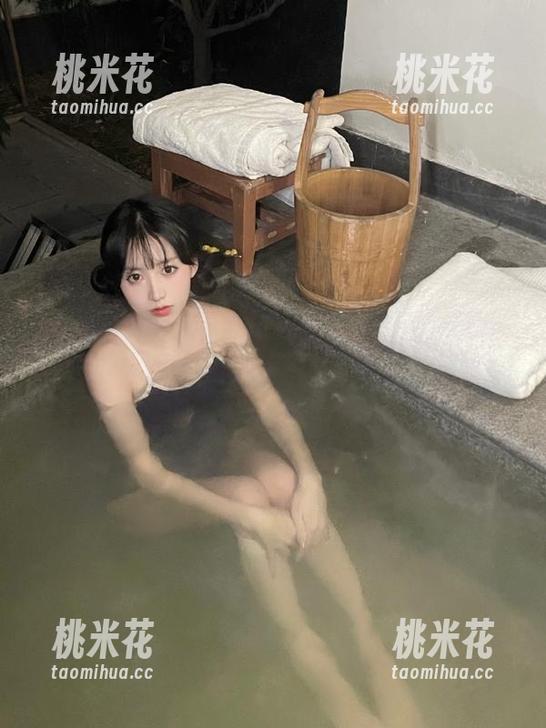 微密圈 - 雪怡妹纸为你带来的车载尤物作品全新更新，心动瞬间不可错过哦！