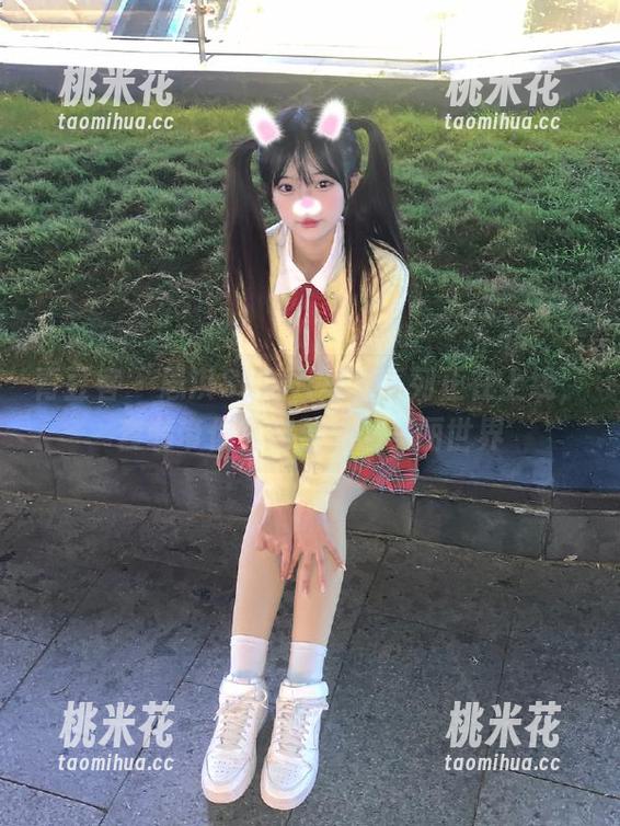 青豆客-思淇Sukiii 青豆客 - 思淇Sukiii写真系列正在上线,套装带你穿越至她的美丽世界