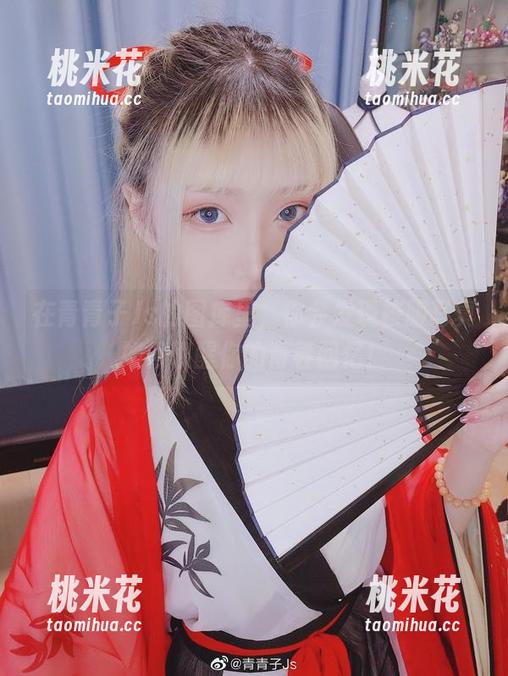 青青子Js 在青青子Js的图库里,你会发现校服写真如何唤醒你的青春回忆!
