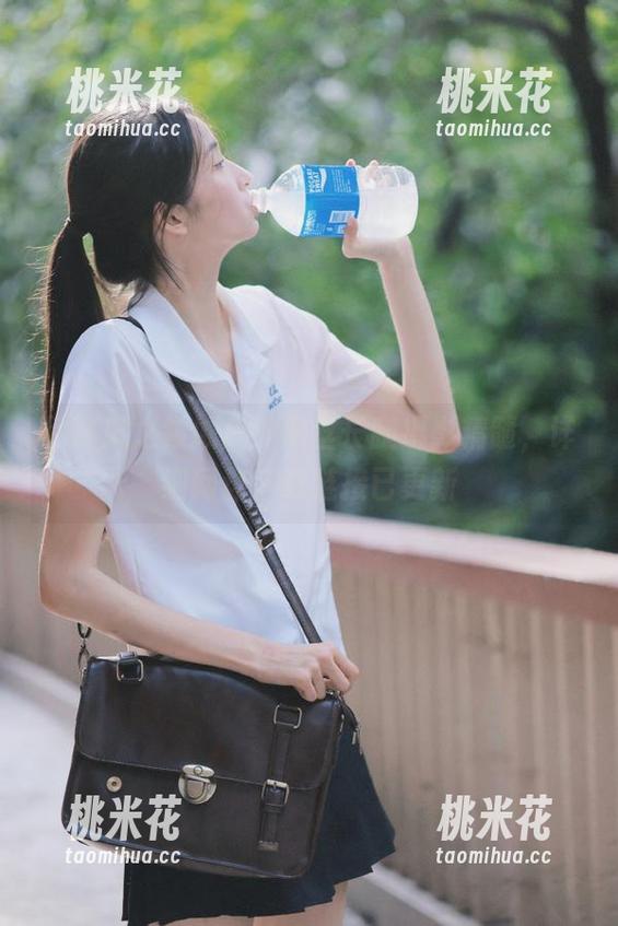 风之领域 尽享风之领域户外黑丝长腿摄影精髓,详细网盘下载链接已更新