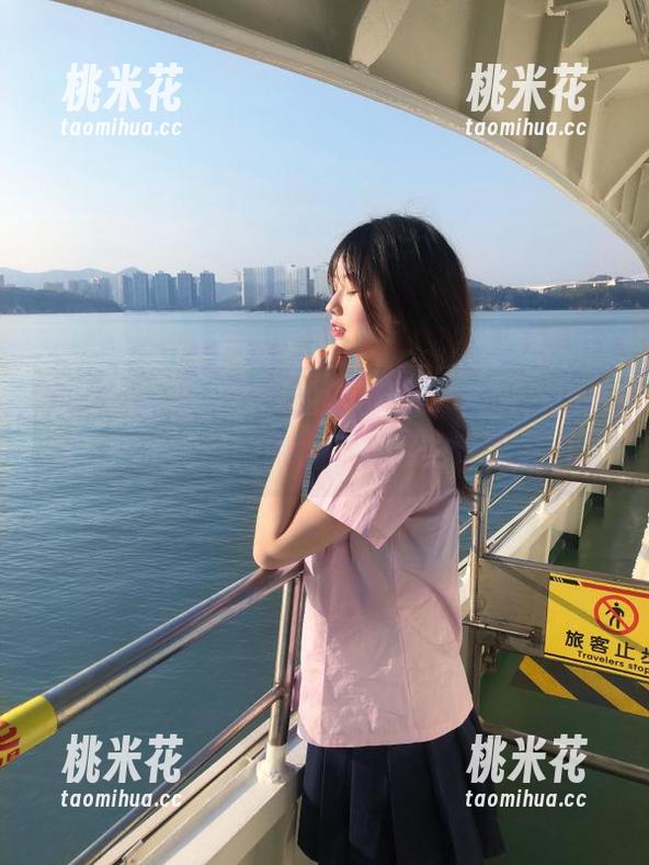 魅妍社-李梓熙 魅妍社 - 让人迷醉的李梓熙JK套图,精选出每一张完美瞬间,感受她的青春魅力。