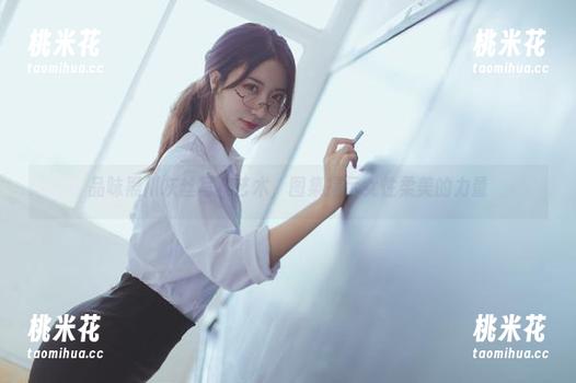 黑川 品味黑川灰丝写真艺术,图集揭示女性柔美的力量